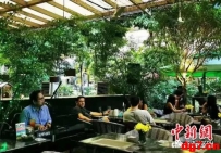 马尼拉缘何带着面罩“有限度复苏”？