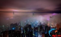 魔幻面纱下的罪恶